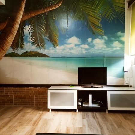 Precioso Apartamento 3 Habitaciones. Con Patio. Camas Exterior photo