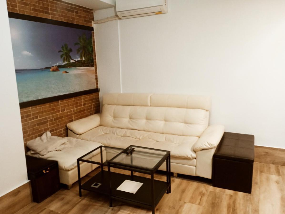 Precioso Apartamento 3 Habitaciones. Con Patio. Camas Exterior photo